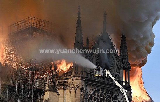 The Fire In Notre Dame de Paris Is Heartbreaking