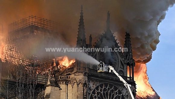 The Fire In Notre Dame de Paris Is Heartbreaking